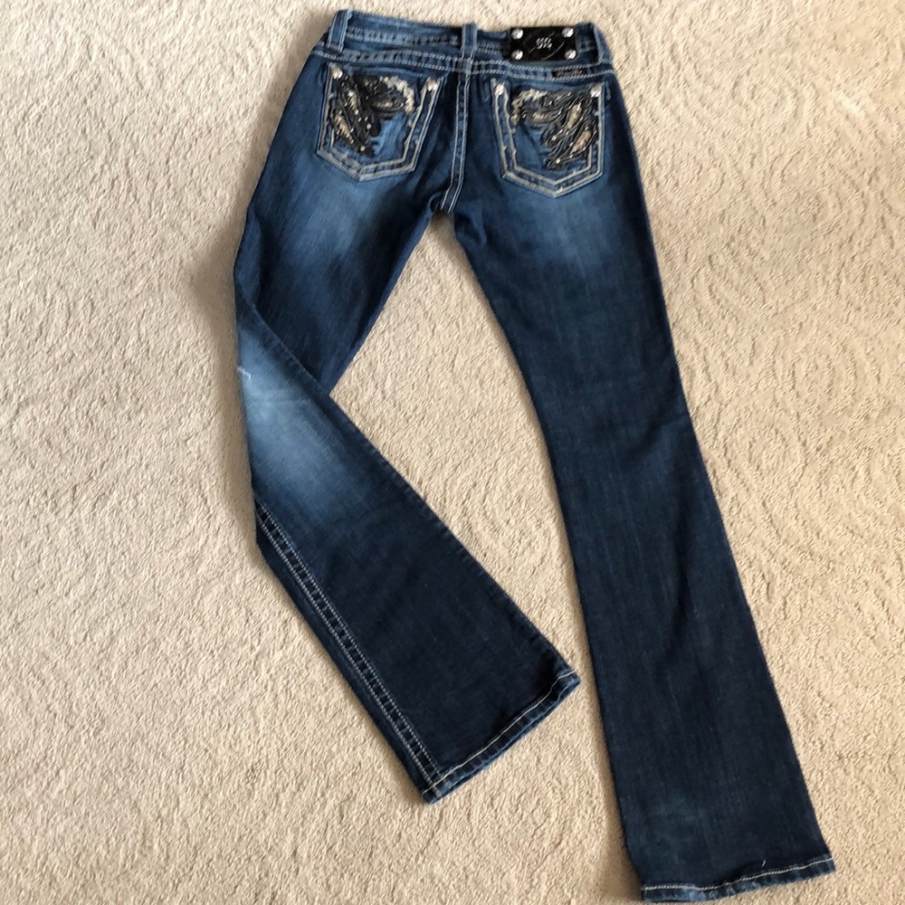 Miss Me Sz 27 floral embellished bootcut jeans w/factory distressing. Super cute